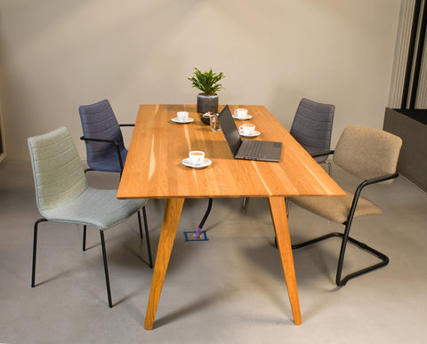 "Workliving Meeting Chair X5 - Sled Base - Fenice 152 Soft Pink Wool Felt - Black Frame"