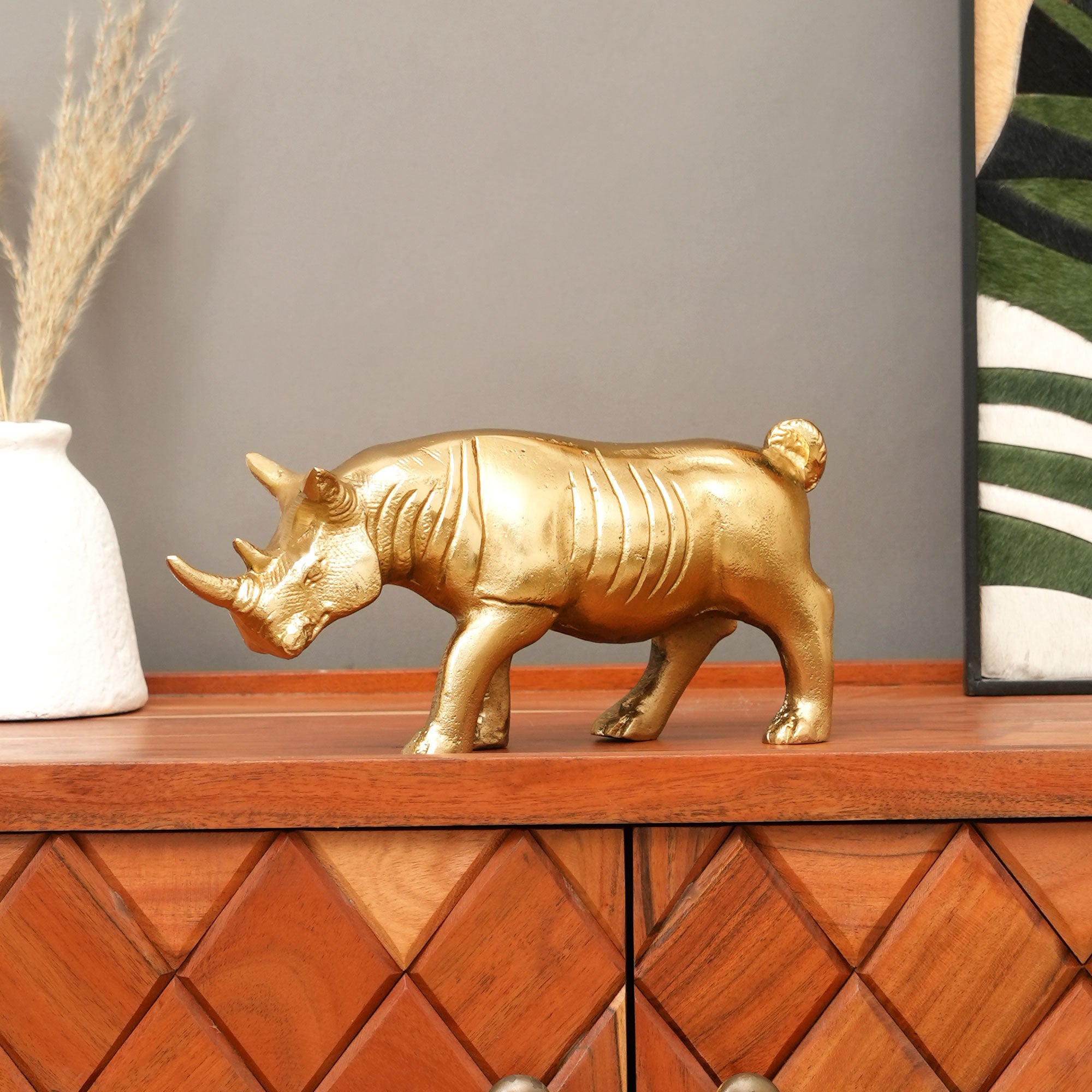 Luxe Neushoorn Beeldje | Handgemaakt Aluminium Woondecoratie | Goud