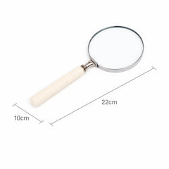 Loupe de style vintage avec manche en résine sculptée | Blanc