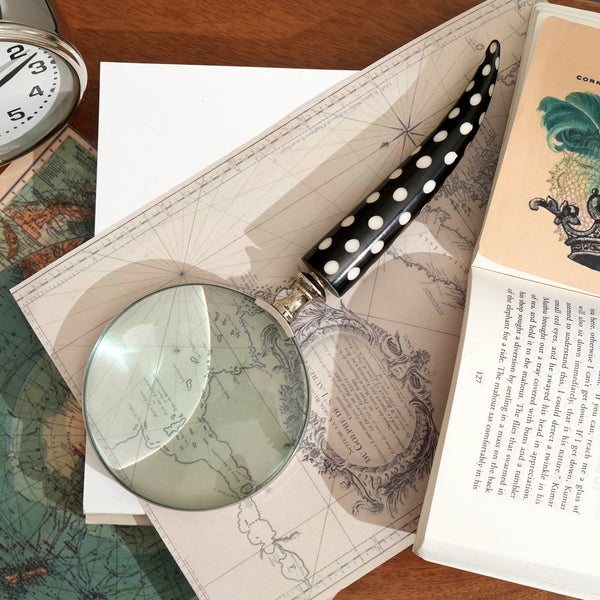 Dotted Resin Handle Magnifying Glass with Steel Frame | Black