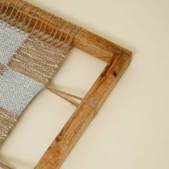 "Geruite Hennep & Acacia Houten Wanddecoratie – Natuurlijke Getextureerde Decoratieve Accent"