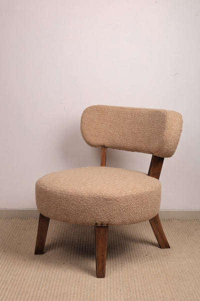 Modern Upholstered Lounge Chair with Wooden Legs