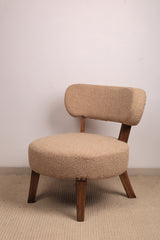 Modern Upholstered Lounge Chair with Wooden Legs