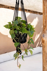 De macramé plantenhouder - zwart - L