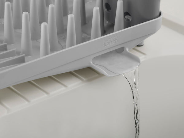Compact dish drainer