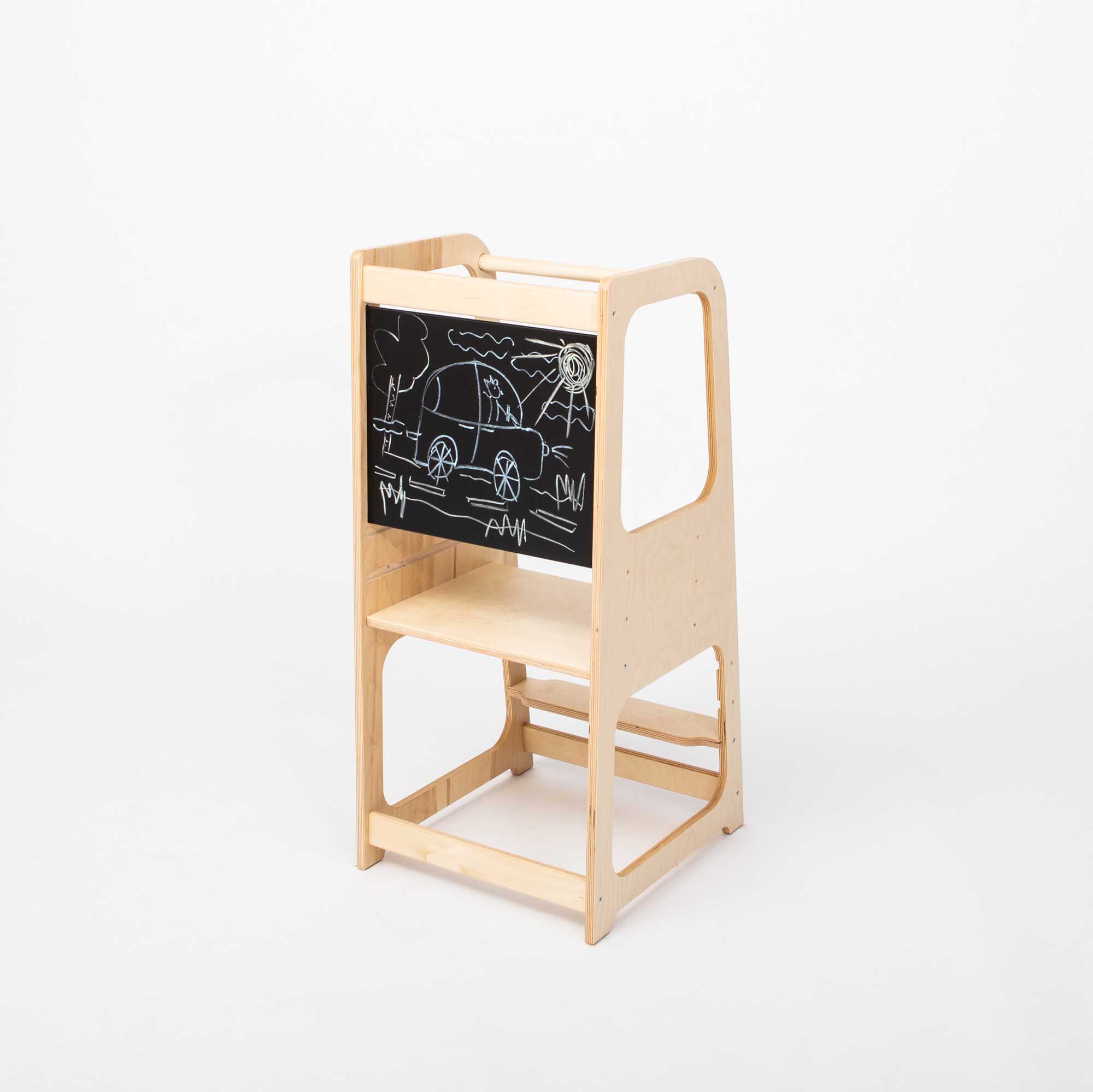 Learning tower met krijtbord