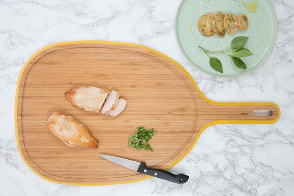 Cutting board 57 x 31 cm with handle and juice groove