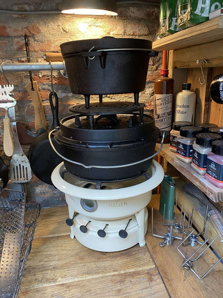 Dutch Oven Roasting Pan Cast Iron 8 Liters